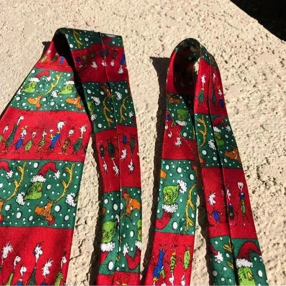 Dr Seuss The Grinch That Stole Christmas Silk Tie from Suess Wear - Picture 6 of 6